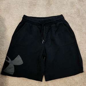 Mens Under Armour Large Loose Fit Black Shorts